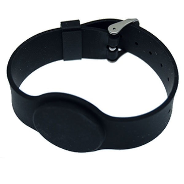 Bild på Black wristband 13.56 1KB Adjustable strap. 70105011 (DE,SE,NO,FI,RO,PL)