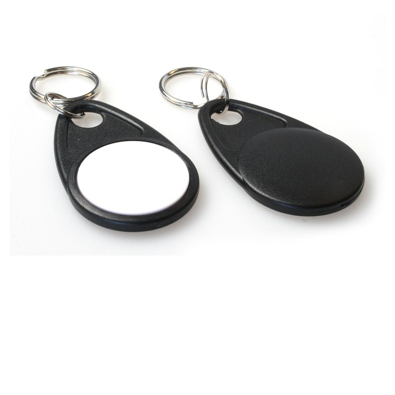 Bild på Black and white Key fob 13.56 MHZ 1KB. Keyfob. 70102620 (DE,SE,NO,FI,RO,PL)