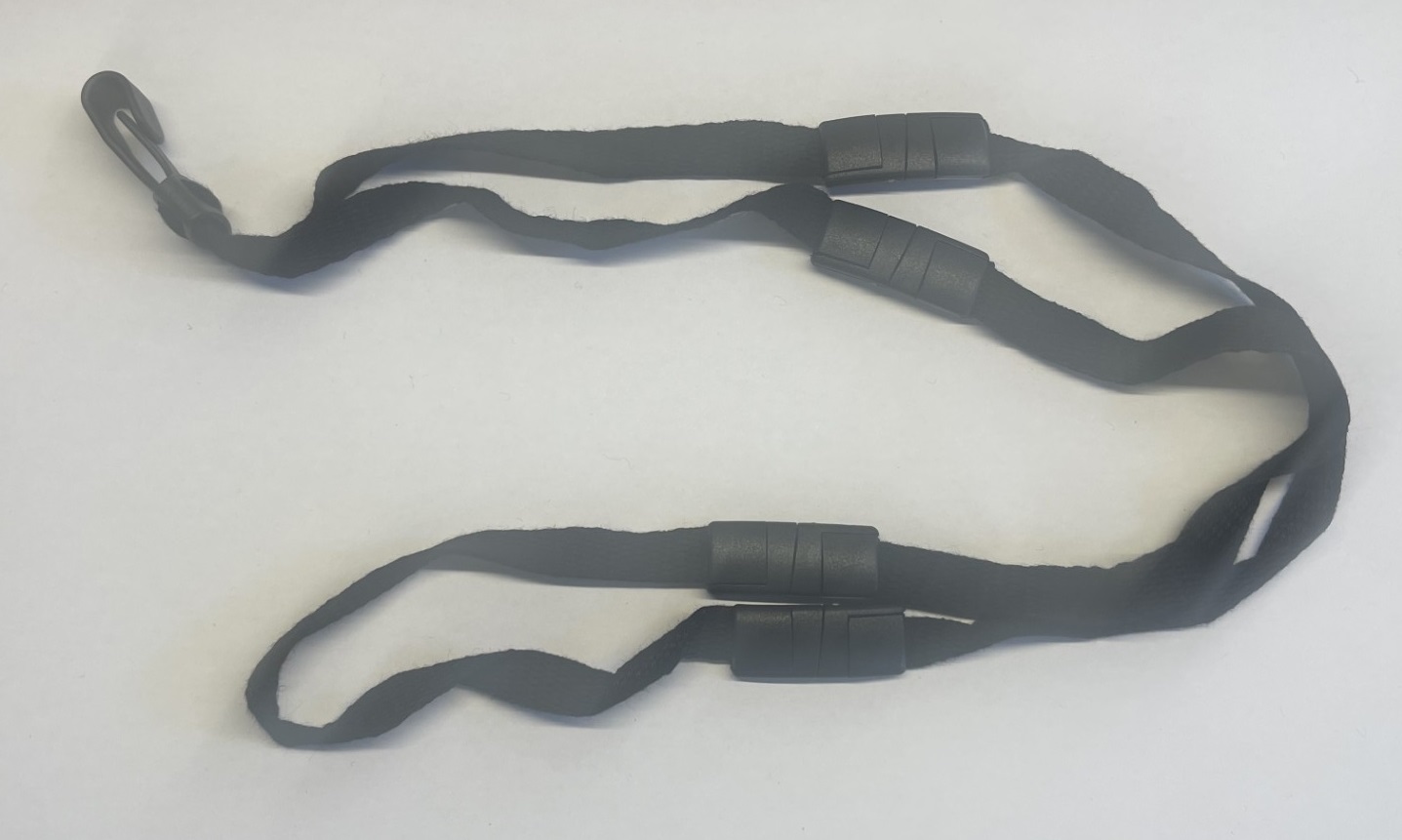 Bild på Security Black lanyard / Keyhanger 10 mm with 4 breakaway and plastic J clip. 60270240 (DE,SE,NO,FI,RO,PL)